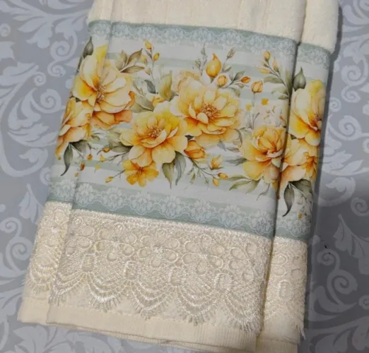 Jogo de Toalhas Lavabo e Rosto Floral Amarelo