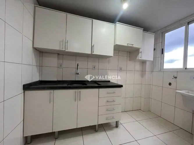 Apartamento com 3 dormitórios para alugar, 67 m² por R$ 2.590,00/mês - Centro - Cascavel/P