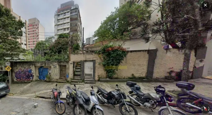 Terreno 600m² em Pinheiros | Localização Privilegiada | Ideal para Construção | ZM