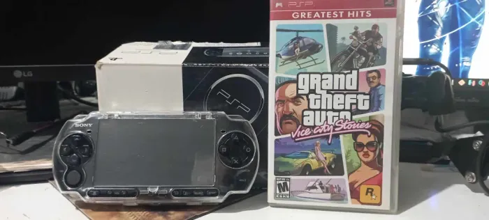 Sony PSP 3000 Piano Black + Capa + GTA Vice City na Caixa - Oportunidade!