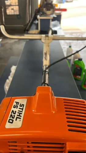 ROÇADEIRA STIHL FS 220
