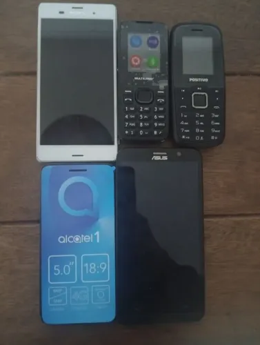 Lote de 5 celulares para retirada de peças