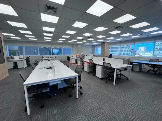 Andar corporativo Mobiliado para locação 356m² com 4 Vagas Privativas ao lado do Metro Con