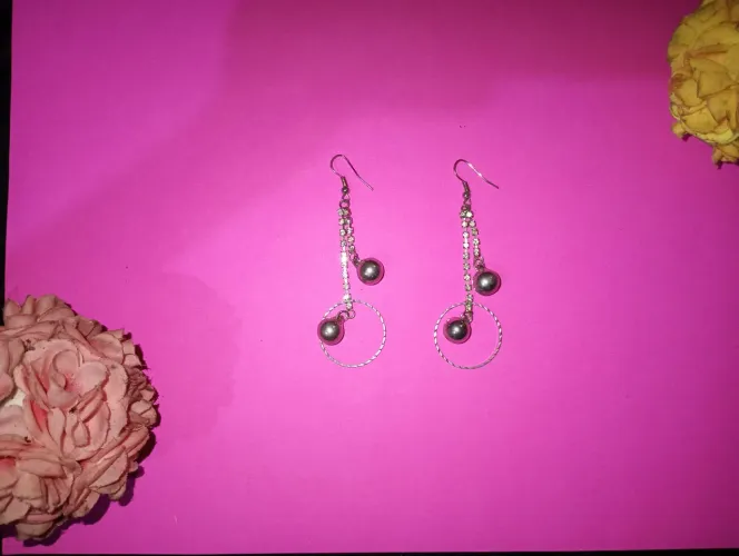 Brinco Pendante com Esferas e Strass - Novo<br>
