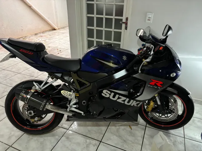Suzuki gsxR srad 750 top