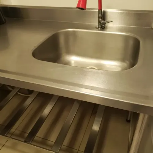 VENDE-SE BALCÃO DE INOX COM CUBA - BR COZINE