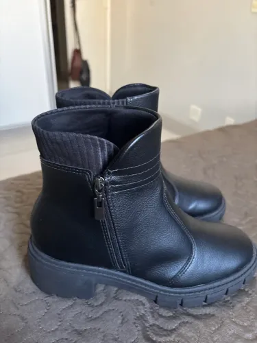 Vendo uma bota seminova da Beirario preta