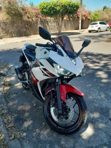 Yamaha YZF-R3 ano/modelo 2017 321 cc - Impecável