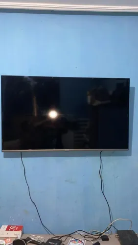 Televisão semi nova
