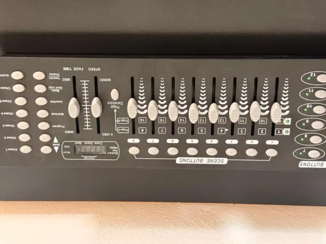Mesa Controladora Dmx 512 Iluminação E Efeitos 192 Canais