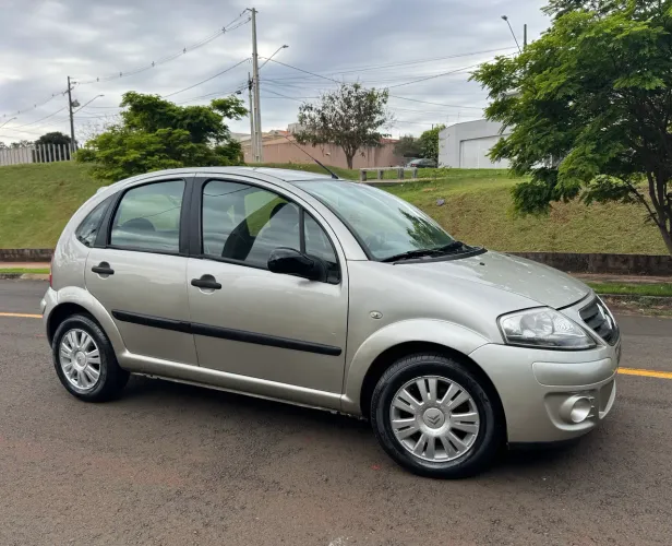 Citroen C3 Exclusive 1.4 Flex 8V 5P 2011