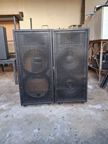 2 gabinetes profissionais vendo troco