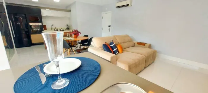 Apartamento Aloha Reformado, Mobiliado e 100% Equipado na Praia Brava