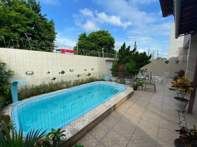 CASA DE LUXO COM 430m² CONFORTO, SOFISTICAÇÃO E LOCALIZAÇÃO PRIVILEGIADA
