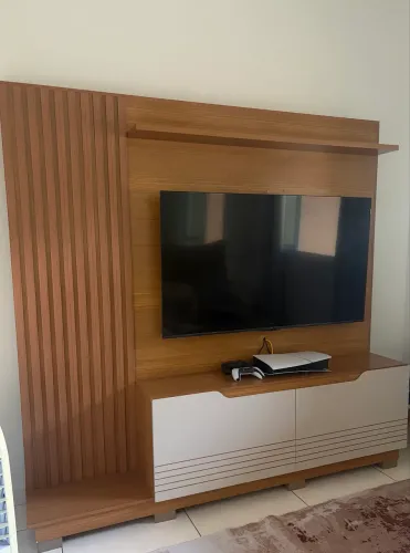 Estante Para Tv Até 80 Polegadas Ripado Em Mdf Santiago