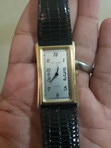 Relógio tank estilo anos 70 - R$ 200,00