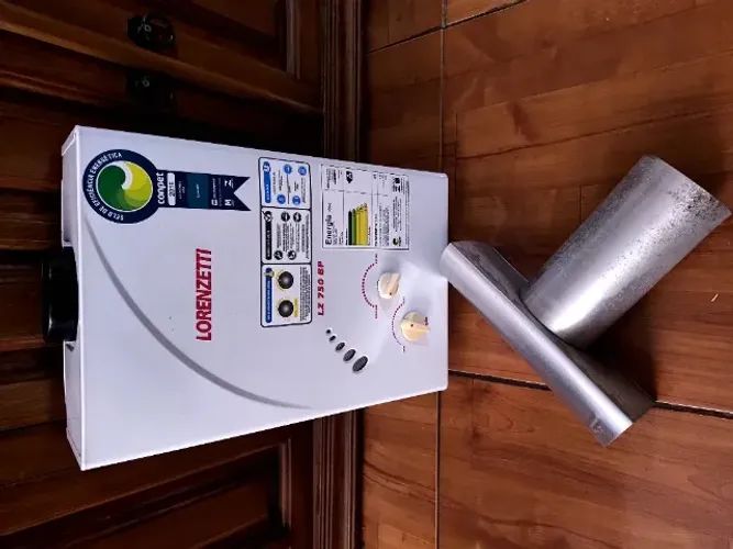 Aquecedor a gás GLP Lorenzetti, modelo LZ 750 BP, Pouco Uso / No Estado + Chapéu T.