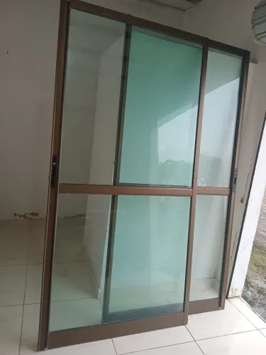 Porta vidro para tirar do espaco vendendo barato