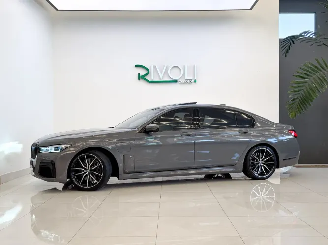 BMW 745LE M Sport Sedan 3.0 V6 Híbrido Aut. 2022