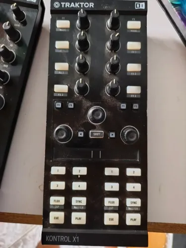 TRAKTOR KONTROL X1 MK2 PREÇO EXCELENTE