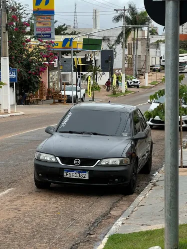 Chevrolet Vectra CD 2.2 16V / 2.0 16V Mec./aut. 2001