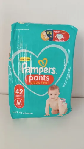 Fralda Pampers Pants Ajuste Total M 42 unidades 