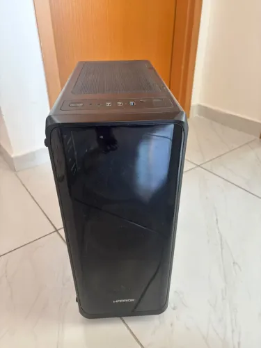 Computador intermediário para trabalho/gamer