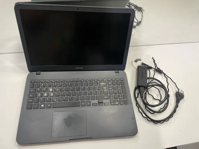 Notebook samsung essentials E30 intel 8GB windows 11