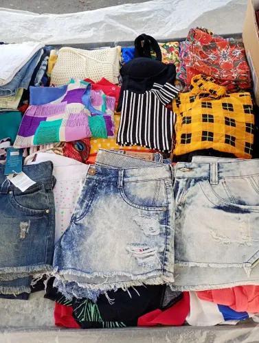Roupas de 3,00reais á peça. Para você que quer iniciar um bazar ou brechó. 