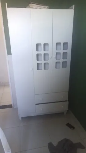 Guarda - roupa de bebê/criança