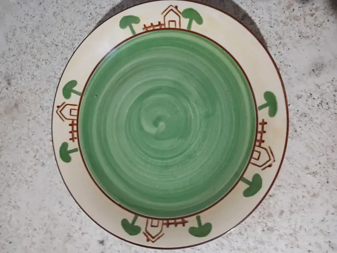 Louças 4 pratos novos 45,00.