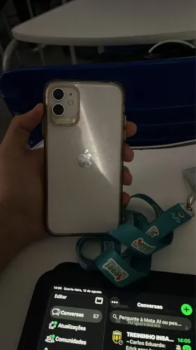 iPhone 11 nunca aberto