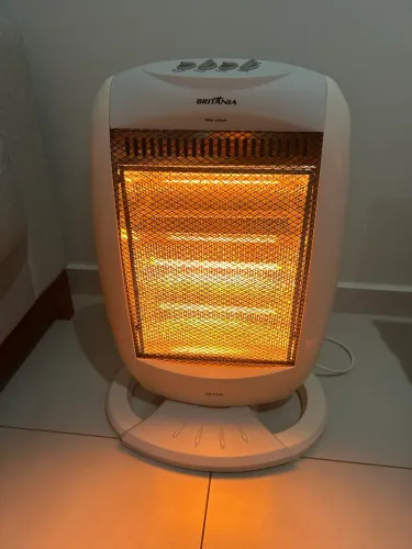 Vendo aquecedor Britânia 1200 W.