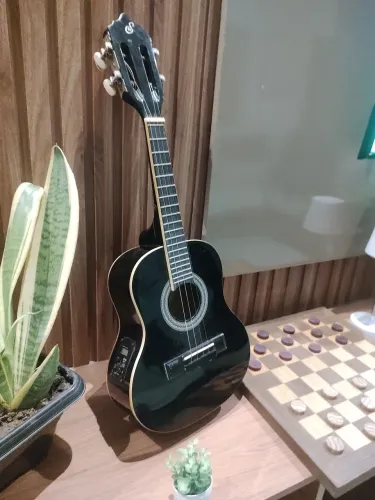 Cavaquinho Gianini bem conservado