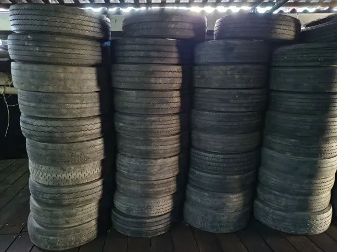 PNEUS 215/75R17.5 USADOS VÁRIAS MARCAS