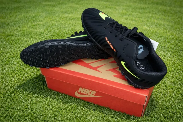 CHUTEIRA SOCIETY PHANTOM NIKE N°40