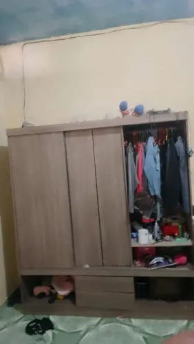 Guarda roupa quebra galho pra levar logo