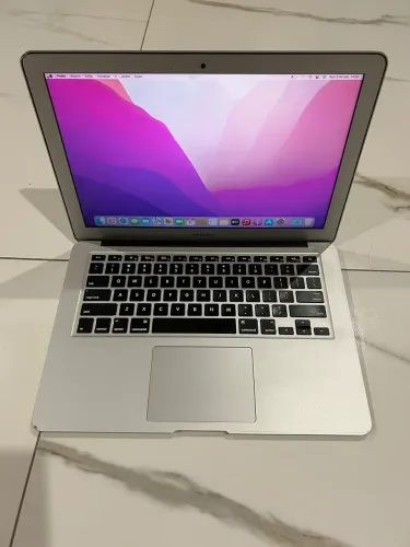 MacBook Air (2017) i5-Dual Core 8GB RAM 256 SSD 