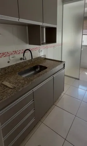 Pia de Cozinha com granito Amarelo Ornamental + Cuba Inox