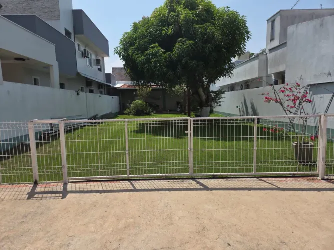 Lote c/ Edicula no Condomínio  Portal do Sol 