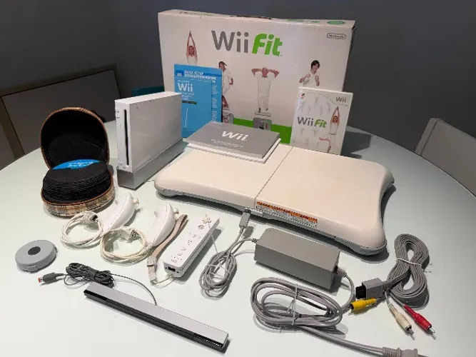Nintendo Wii Desbloqueado + Wii Fit + 17 Jogos - Excelente Estado!