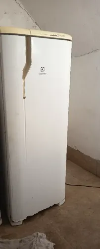 Geladeira com defeito