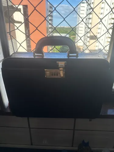 MALETA DE SEGREDO NOVA DE COURO