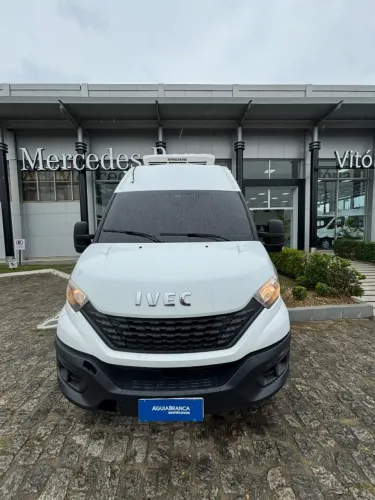 Iveco Daily Furgão 30-160 3.0 12m³ (die.)(e6) 2024