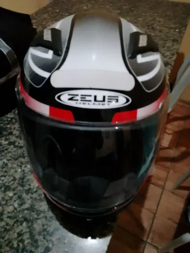 Capacete zeus