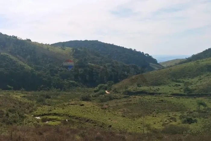 Sítio com 68,9 Hectares em Chácara MG