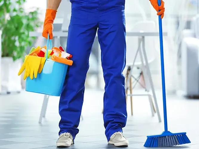 Vaga de auxiliar de serviço gerais para homem.