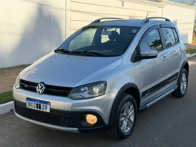 Volkswagen Crossfox 1.6 MI Total Flex 8V 5P 2011