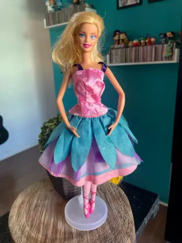 Boneca Barbie Bailarina Gira a Saia da Mattel - Usada