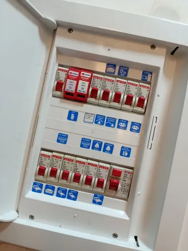 Eletricista disponível ótimo preço